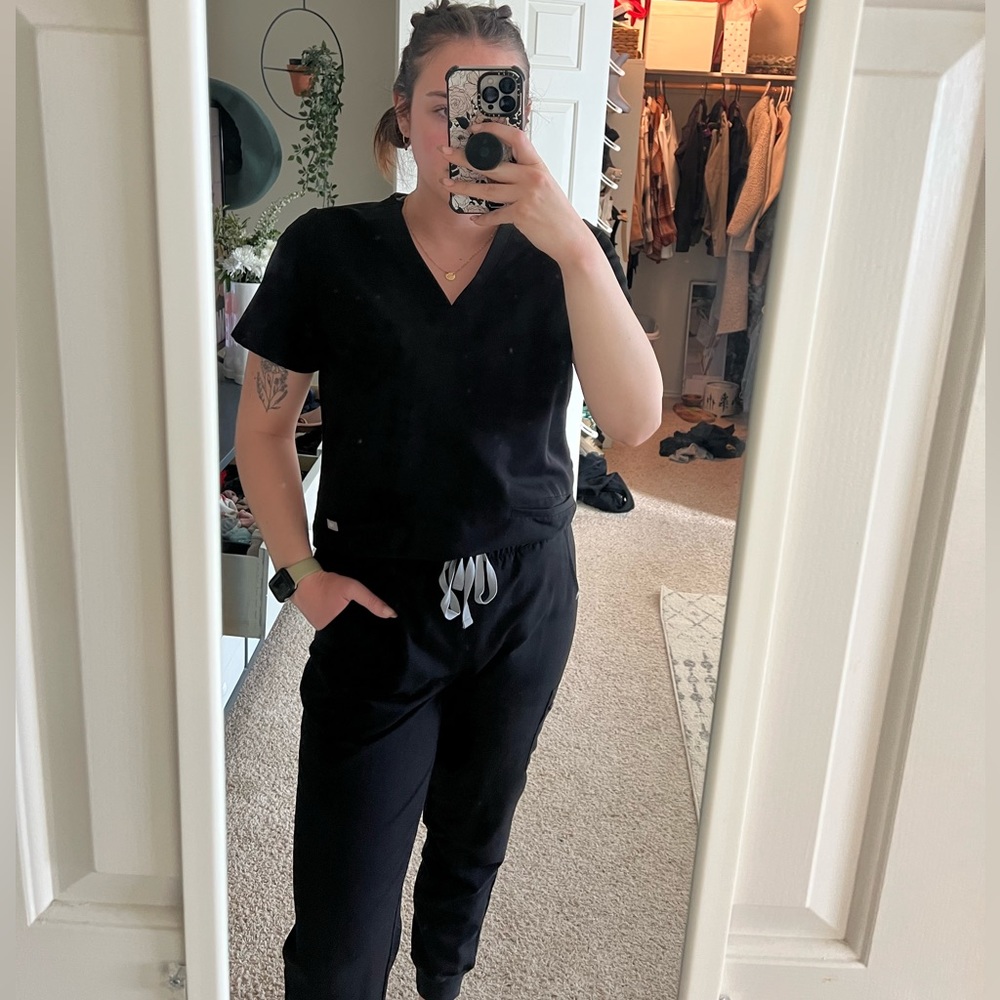 Figs Casma Scrub Top